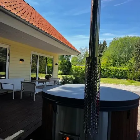 Jule - Cozy And Elegant Place With Open Ceiling, Beautiful Garden And Specious Terrace 3* Kettinge