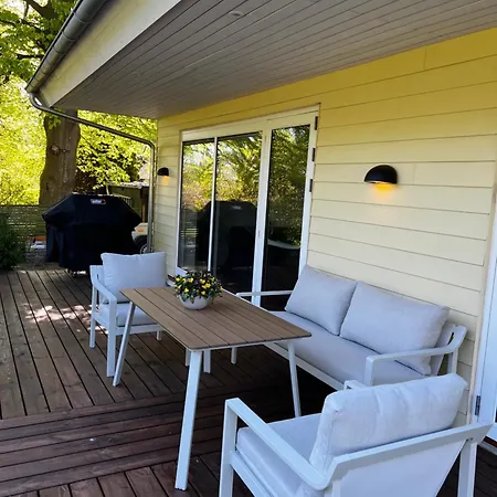 Jule - Cozy And Elegant Place With Open Ceiling, Beautiful Garden And Specious Terrace Pensionat 3*