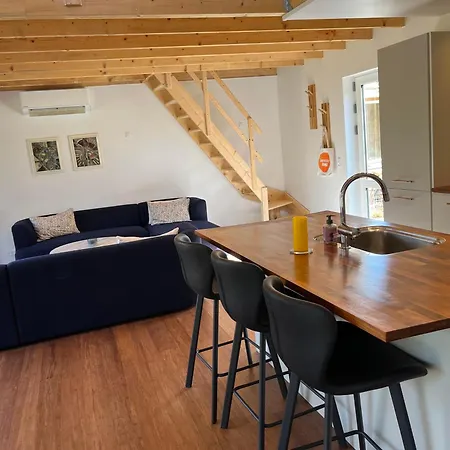 Jule - Cozy And Elegant Place With Open Ceiling, Beautiful Garden And Specious Terrace Kettinge