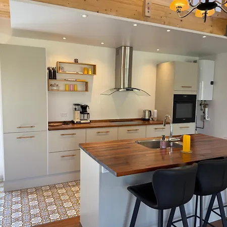 Jule - Cozy And Elegant Place With Open Ceiling, Beautiful Garden And Specious Terrace Kettinge