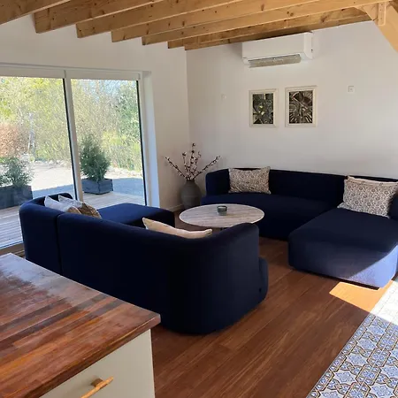Jule - Cozy And Elegant Place With Open Ceiling, Beautiful Garden And Specious Terrace بيت ضيافة
