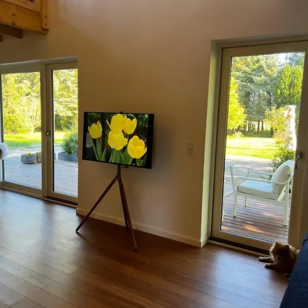 Jule - Cozy And Elegant Place With Open Ceiling, Beautiful Garden And Specious Terrace Kettinge