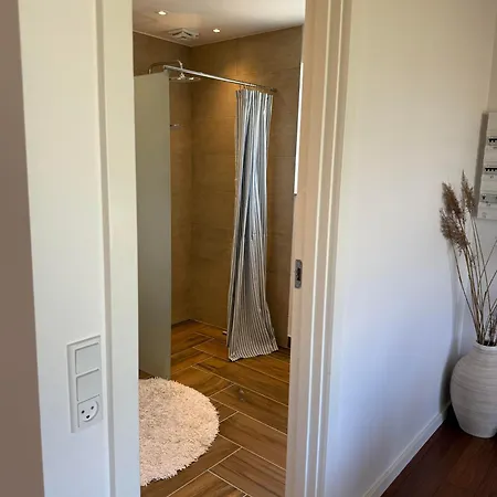 Jule - Cozy And Elegant Place With Open Ceiling, Beautiful Garden And Specious Terrace Affittacamere Kettinge