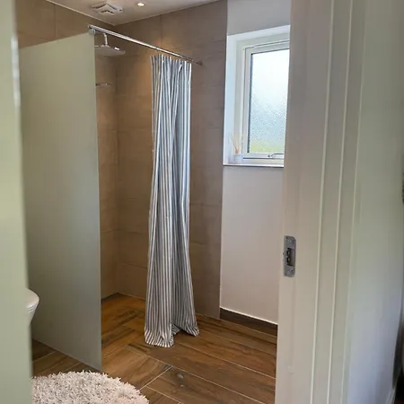Jule - Cozy And Elegant Place With Open Ceiling, Beautiful Garden And Specious Terrace
